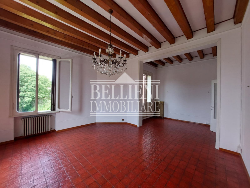 SAN BORTOLO:  A pochi passi dal centro storico di Vicenza, in quartiere fornito di tutti i serviz...