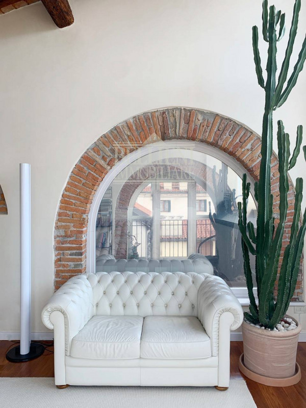 CENTRO STORICO: nel cuore di Vicenza a cento metri dalla Basilica Palladiana in prestigioso palaz...