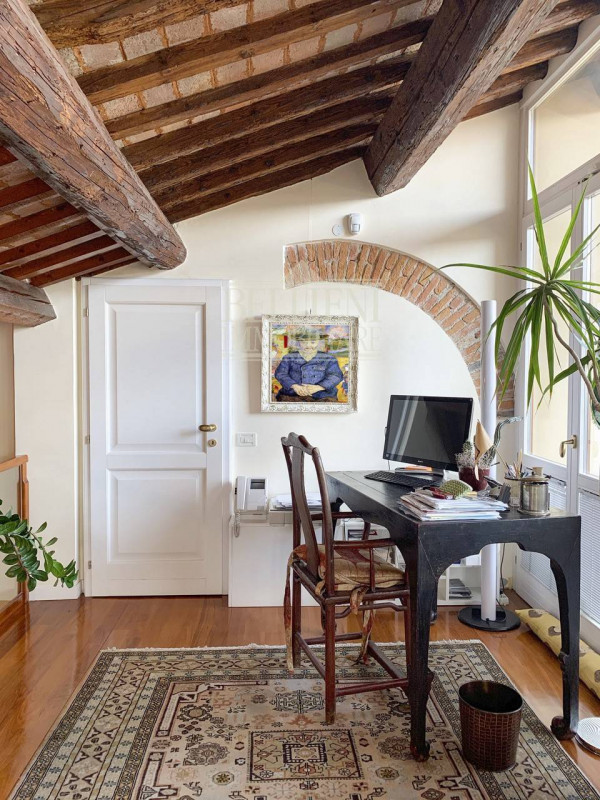 CENTRO STORICO: nel cuore di Vicenza a cento metri dalla Basilica Palladiana in prestigioso palaz...