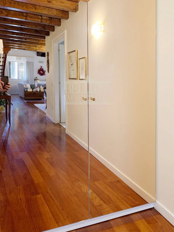 CENTRO STORICO - A pochi passi dalla Basilica Palladiana, in un prestigioso palazzo del 1700, ele...