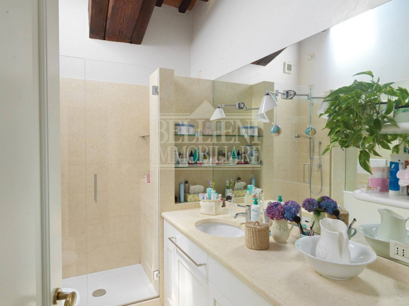 CENTRO STORICO - A pochi passi dalla Basilica Palladiana, in un prestigioso palazzo del 1700, ele...