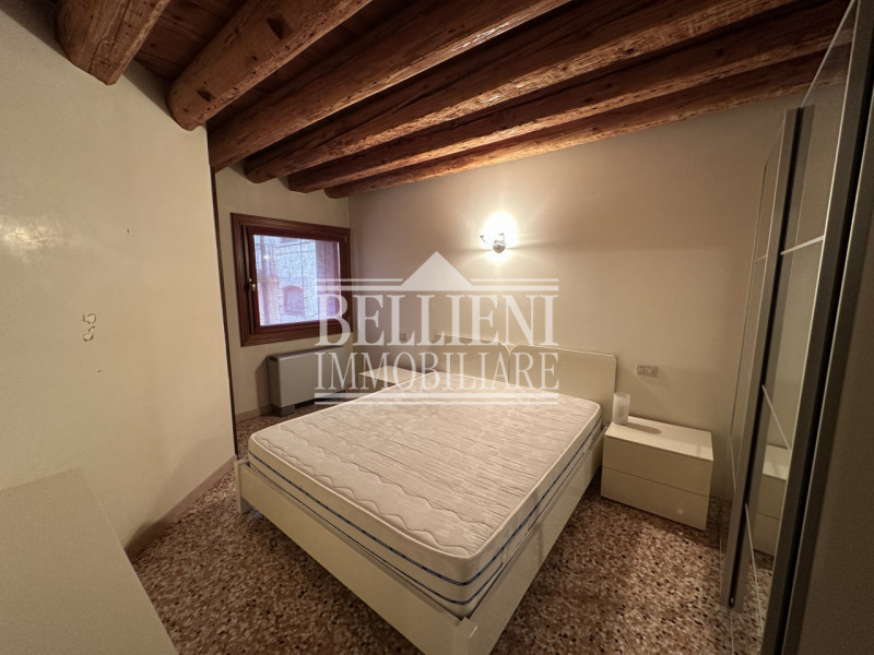 CORSO PALLADIO: Immerso nel cuore della città di Vicenza, in palazzo Palladiano e ottimamente abi...