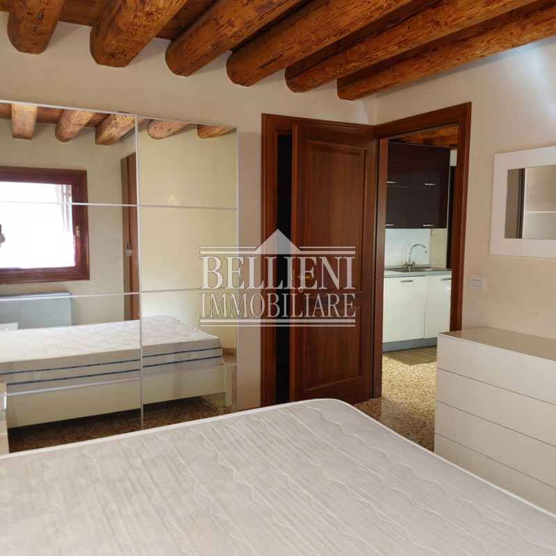 CORSO PALLADIO: Immerso nel cuore della città di Vicenza, in palazzo Palladiano e ottimamente abi...