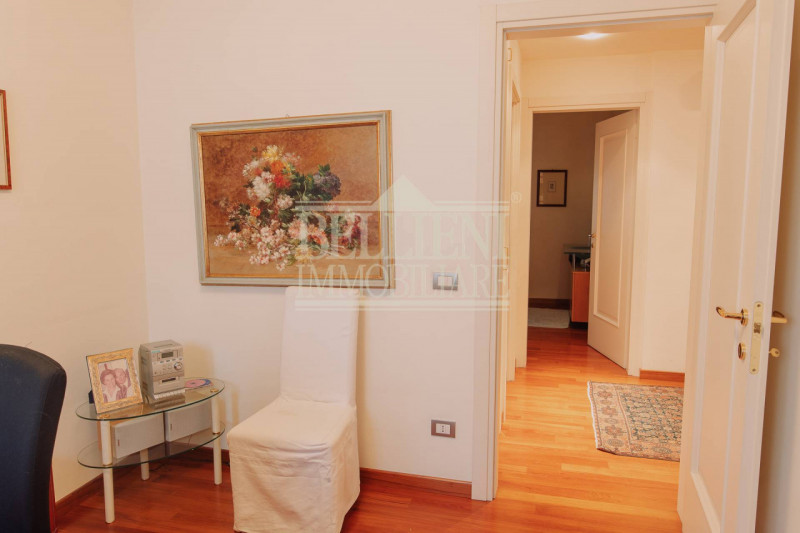 CENTRO STORICO: Nella via più prestigiosa e richiesta di Vicenza, in piccola palazzina cinquecent...