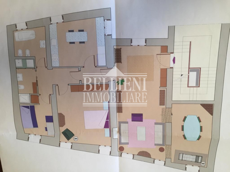 CENTRO STORICO: Nella via più prestigiosa e richiesta di Vicenza, in piccola palazzina cinquecent...