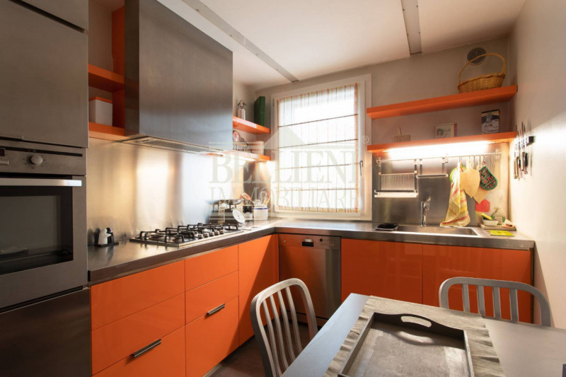 SANT'ANTONINO: Vicino alla base americana, prestigioso appartamento in villa antica al piano terr...