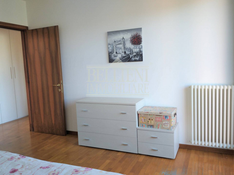 ALTAVILLA VICENTINA- In bellissimo contesto immerso nel verde proponiamo in locazione un ampio ap...