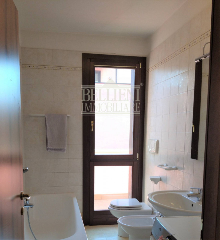 ALTAVILLA VICENTINA- In bellissimo contesto immerso nel verde proponiamo in locazione un ampio ap...