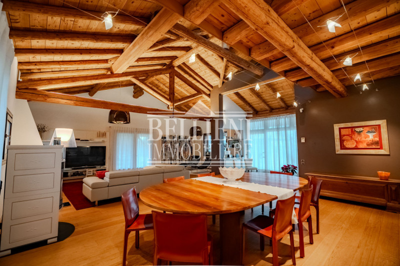 ZONA VICENZA EST – In una posizione riservata e immersa nel verde, proponiamo in vendita un’esclu...