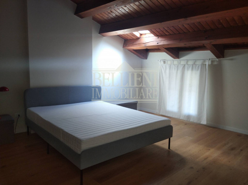 PIAZZA DEL CASTELLO: in palazzina di poche unità proponiamo in locazione uno splendido appartamen...