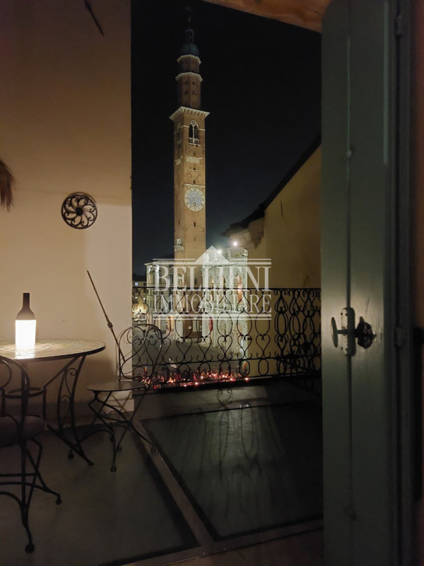 CENTRO STORICO: in contesto signorile e ben abitato proponiamo in locazione un mini appartamento ...