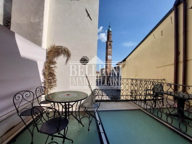 CENTRO STORICO: in contesto signorile e ben abitato proponiamo in locazione un mini appartamento ...