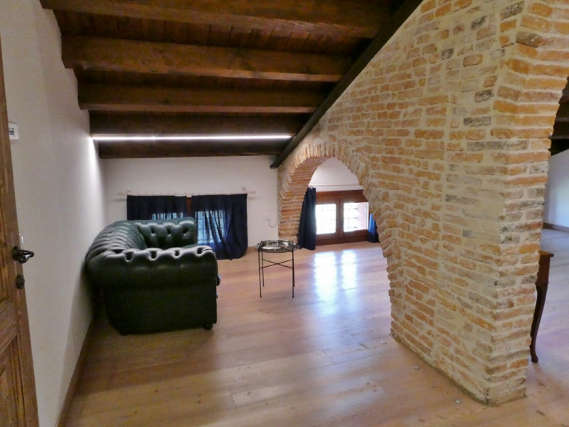 CASALE RISTRUTTURATO IN BIOEDILIZIA CON ATTIVITA' DI B&B PIU' ABITAZIONE E CAMPI AGRICOLI A VICEN...