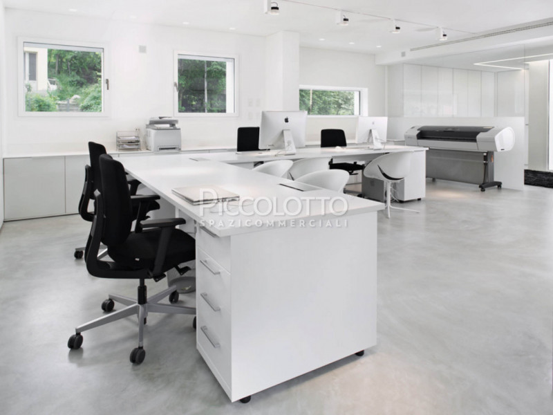 Rif. A4690 - Asolo, ubicato in strategica posizione comoda ai collegamenti Bassano-Montebelluna, ...