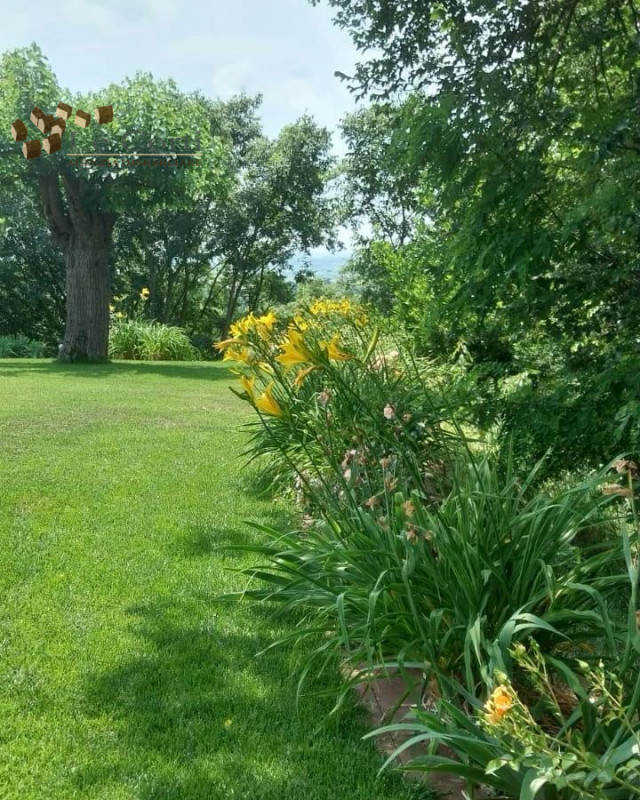 Villa di nuova costruzione incastonata in una delle posizioni più suggestive e panoramiche di Lon...