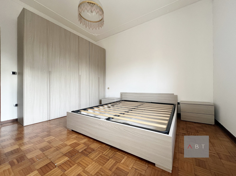 Situata nella frazione di Abbazia Pisani, porzione di casa a schiera di testa divisa in due unità...