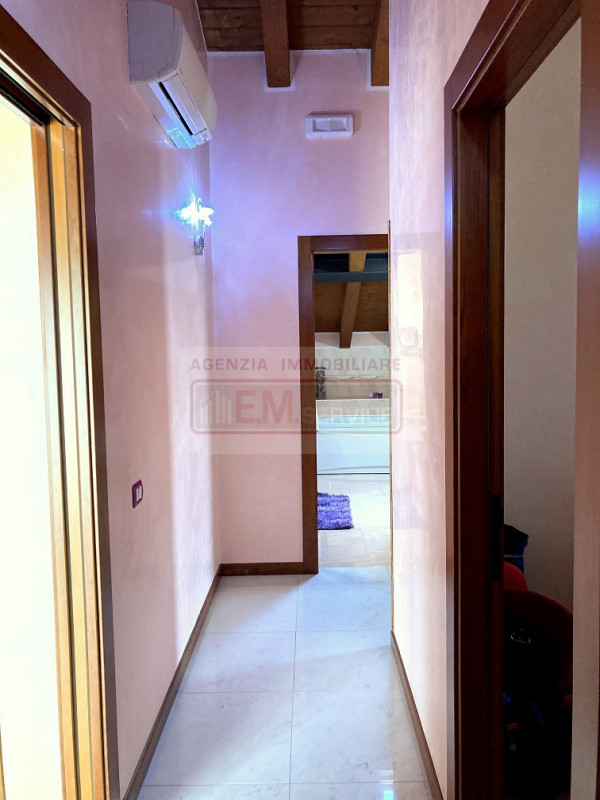 MONASTIER DI TREVISO, proponiamo in vendita, in posizione centrale, vicinanze parco e comodo a tu...