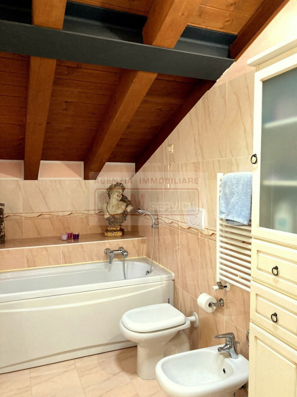 MONASTIER DI TREVISO, proponiamo in vendita, in posizione centrale, vicinanze parco e comodo a tu...