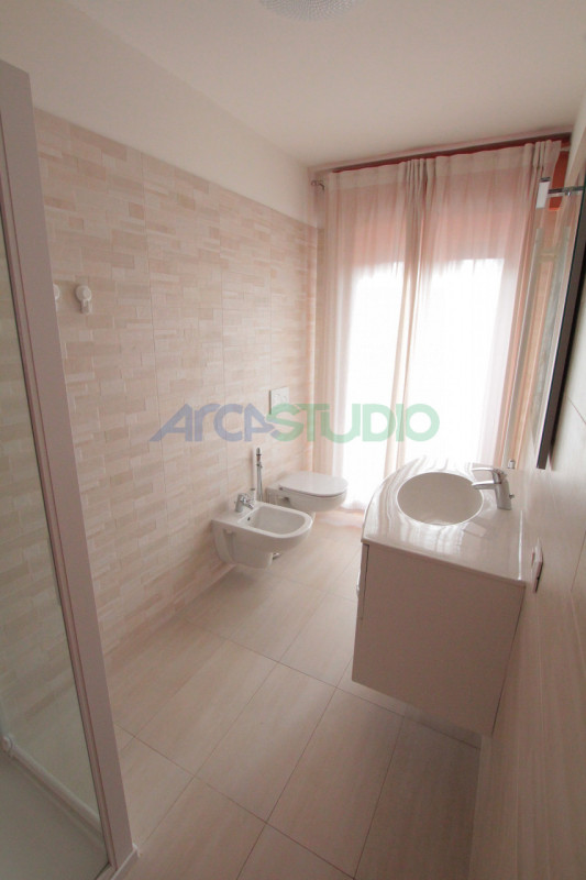 Per chi desidera abitare in pieno centro città con a portata di mano la comodità di tutti i servi...