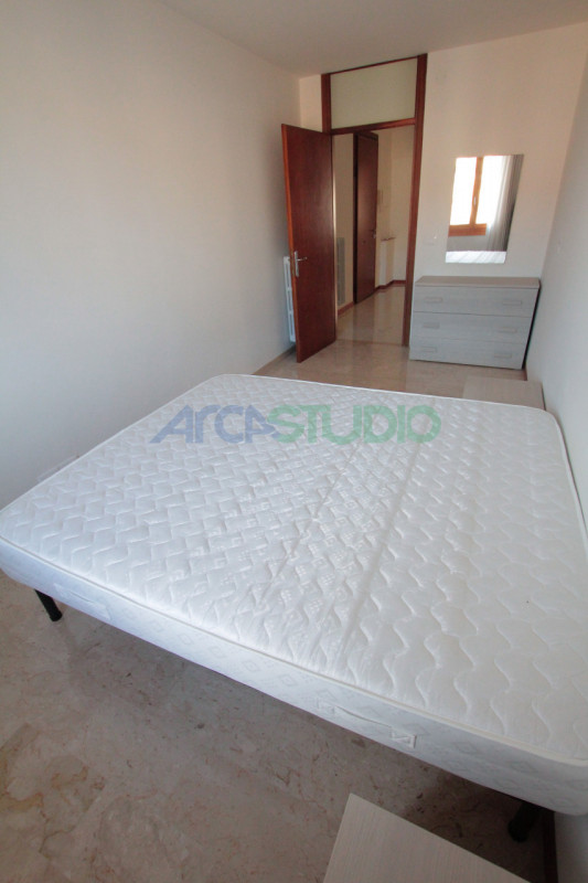 Per chi desidera abitare in pieno centro città con a portata di mano la comodità di tutti i servi...