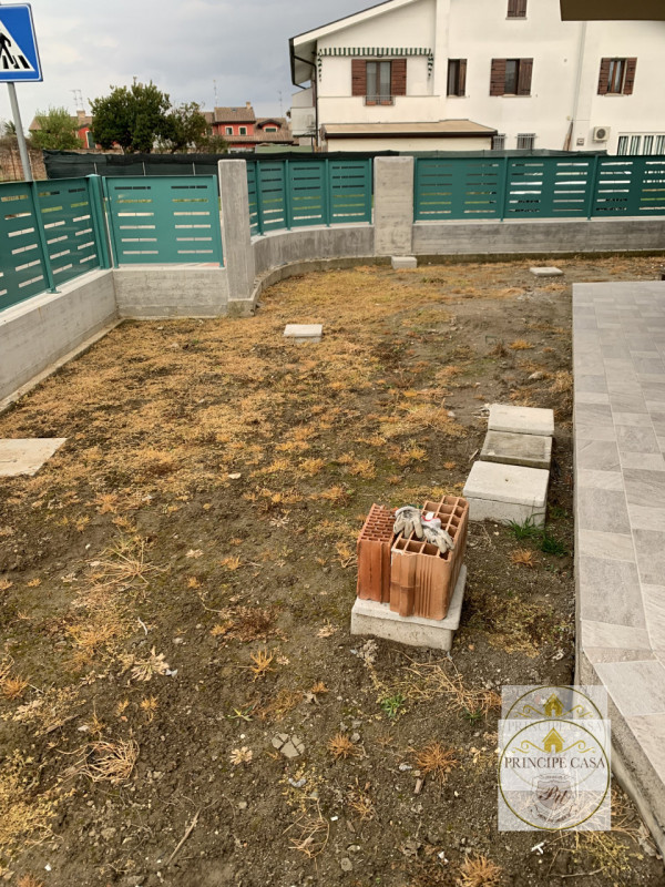 CSz.124 Quartiere residenziale comodo ai servizi, accoglie complesso abitativo composto da n.5 un...