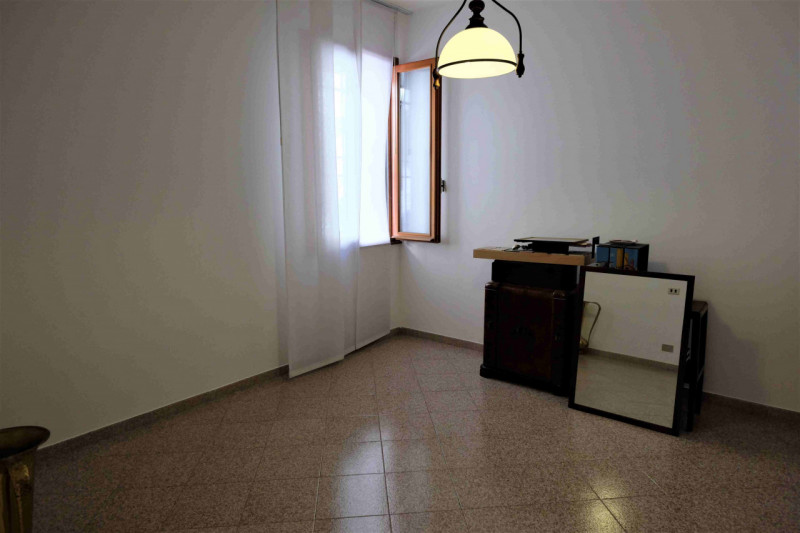 Nel cuore pulsante di Este, proponiamo in esclusiva un palazzetto indipendente disposto su due li...