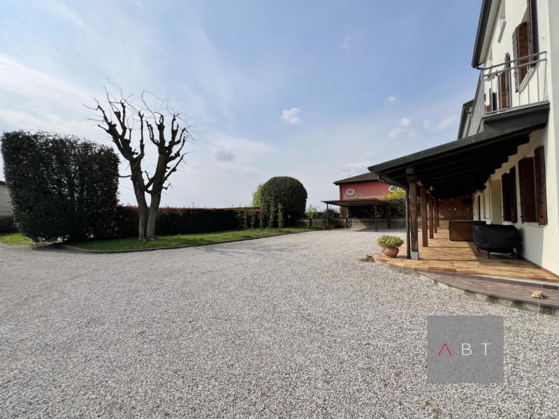 Santa Giustina in Colle Vendita Bifamiliare