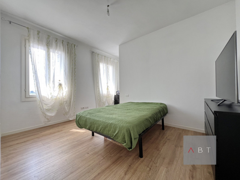 Situata nella frazione di Fratte, porzione di bifamiliare divisa in due unità indipendenti e comp...