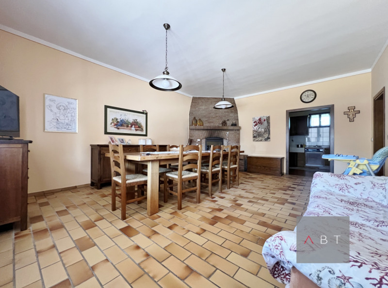 Situata nella frazione di Fratte, porzione di bifamiliare divisa in due unità indipendenti e comp...