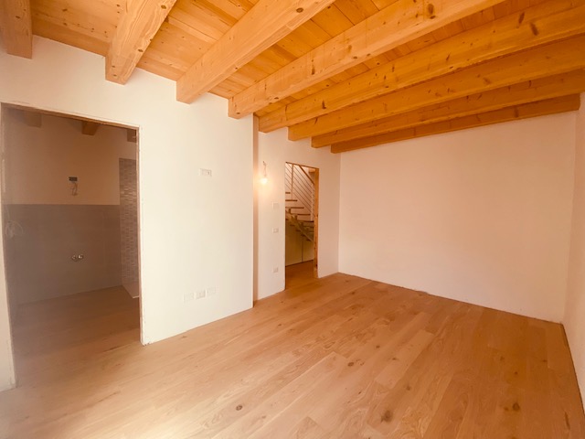 L' Agenzia immobiliare IRIS propone in vendita villette a schiera nuove, in zona residenziale e c...