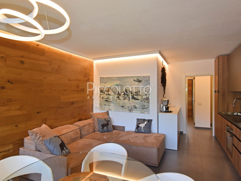 Rif. A4729 
Cortina d'Ampezzo, Località Ronco, a dieci minuti dal centro, appartamento appena ris...