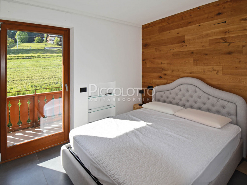 Rif. A4729 
Cortina d'Ampezzo, Località Ronco, a dieci minuti dal centro, appartamento appena ris...