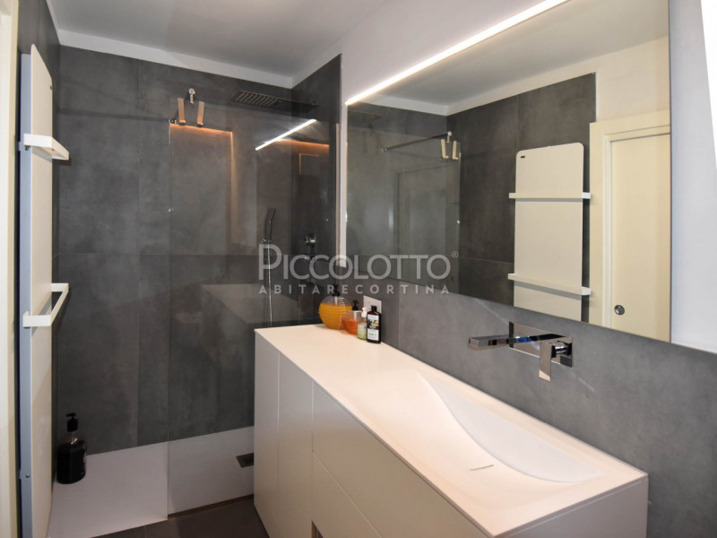 Rif. A4729 
Cortina d'Ampezzo, Località Ronco, a dieci minuti dal centro, appartamento appena ris...