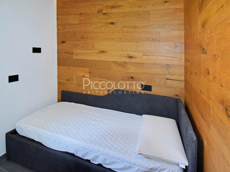 Rif. A4729 
Cortina d'Ampezzo, Località Ronco, a dieci minuti dal centro, appartamento appena ris...