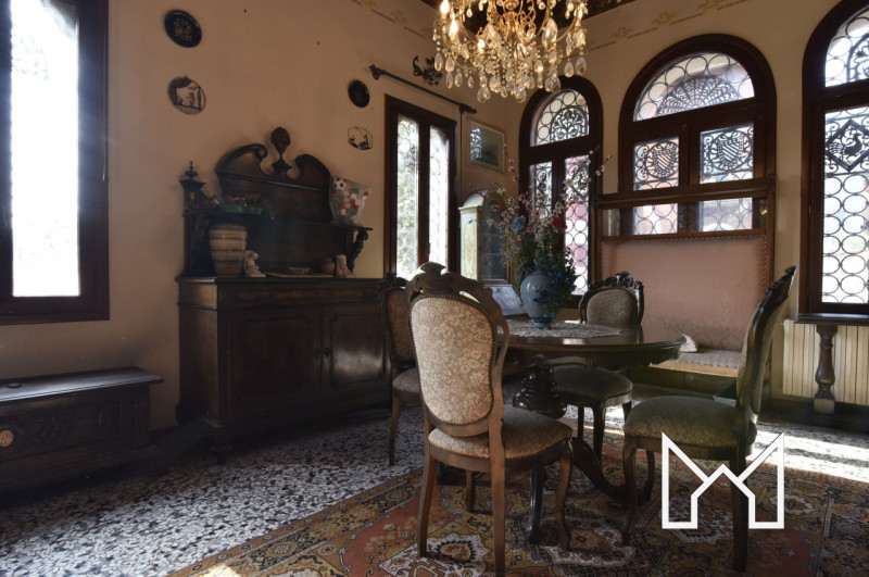 SEMONZO- Nel cuore della Pedemontana, collocata tra il bassanese e l'asolano, proponiamo villa in...