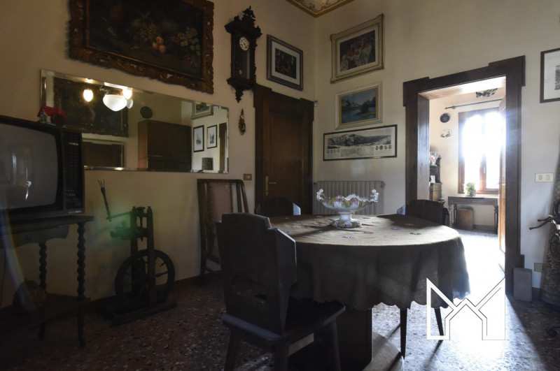 SEMONZO- Nel cuore della Pedemontana, collocata tra il bassanese e l'asolano, proponiamo villa in...