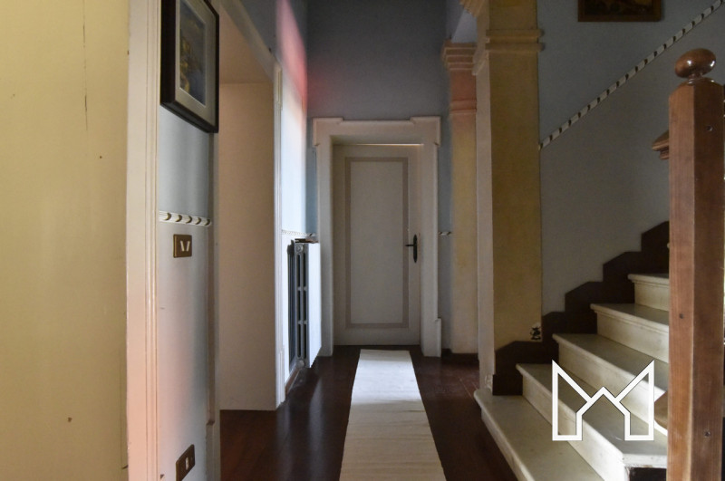 SEMONZO- Nel cuore della Pedemontana, collocata tra il bassanese e l'asolano, proponiamo villa in...