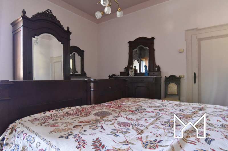 SEMONZO- Nel cuore della Pedemontana, collocata tra il bassanese e l'asolano, proponiamo villa in...