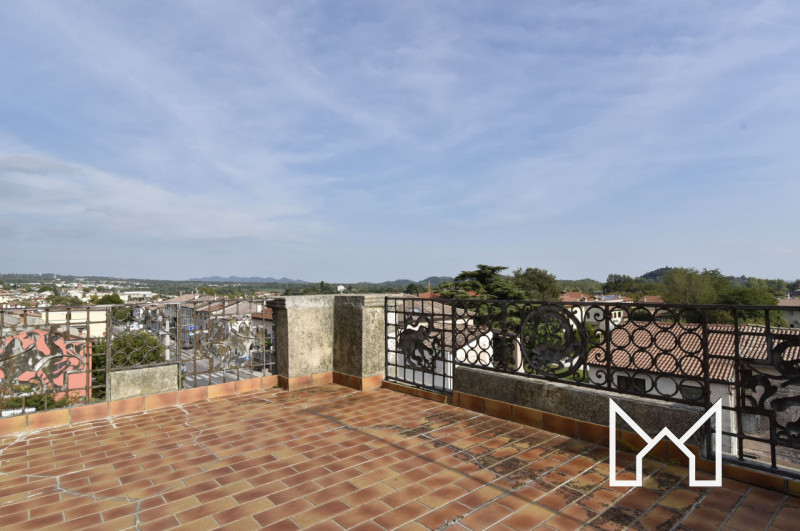 SEMONZO- Nel cuore della Pedemontana, collocata tra il bassanese e l'asolano, proponiamo villa in...