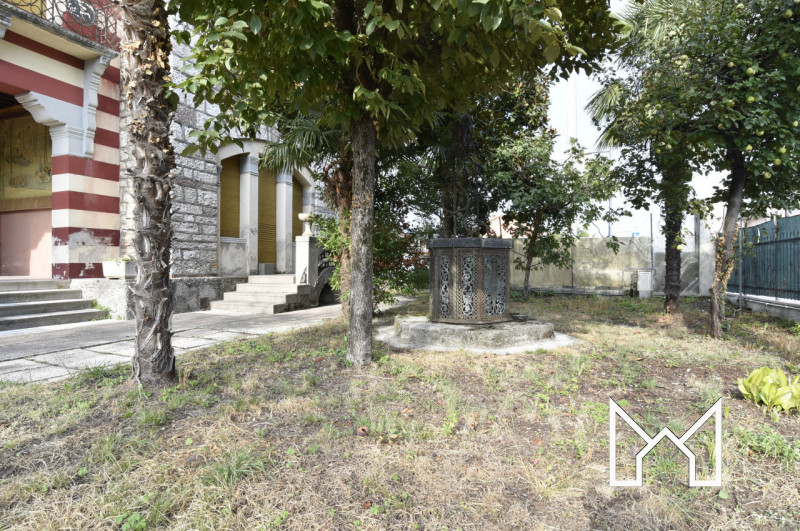 SEMONZO- Nel cuore della Pedemontana, collocata tra il bassanese e l'asolano, proponiamo villa in...