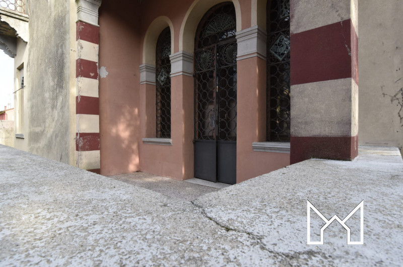 SEMONZO- Nel cuore della Pedemontana, collocata tra il bassanese e l'asolano, proponiamo villa in...