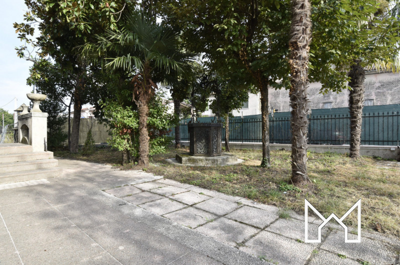 SEMONZO- Nel cuore della Pedemontana, collocata tra il bassanese e l'asolano, proponiamo villa in...