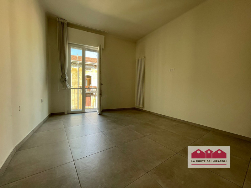 VICENZA CENTRO: IN ZONA PIAZZALE GIUSTI DISPONIAMO DI UN GRAZIOSISSIMO BICAMERE COMPLETAMENTE RIS...