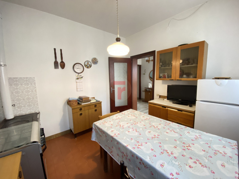 Vigodarzere - In zona centrale, comodo a tutti i servizi di via Roma come banche, bar, panificio,...