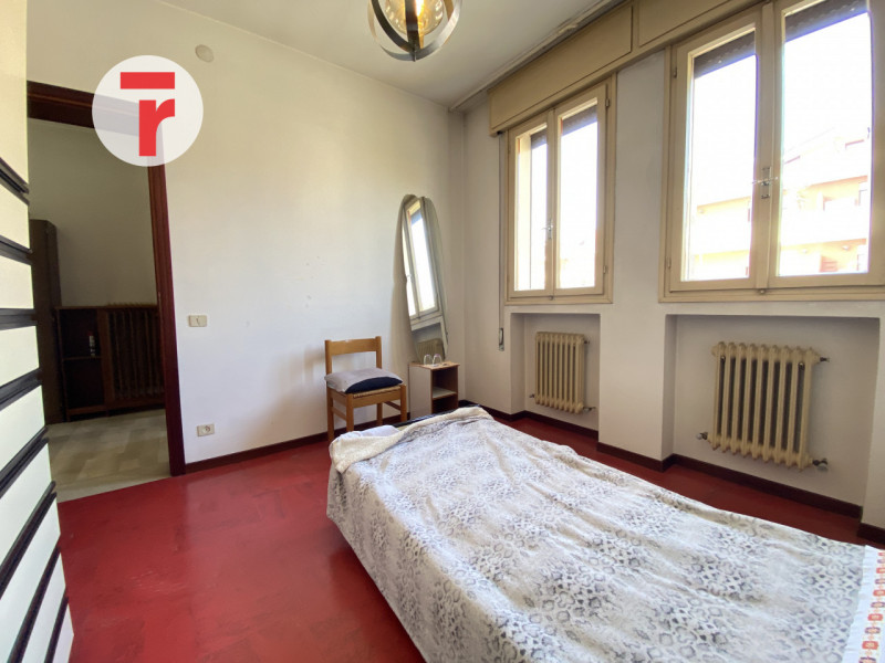 Vigodarzere - In zona centrale, comodo a tutti i servizi di via Roma come banche, bar, panificio,...