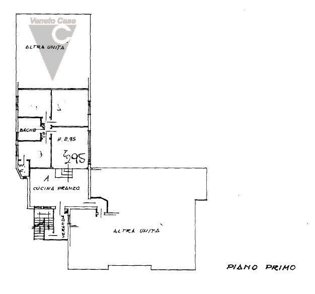 Proponiamo in vendita complesso residenziale composto da due unità abitative e ampio laboratorio....