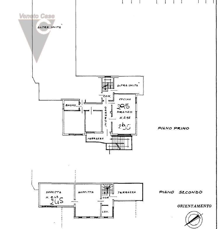 Proponiamo in vendita complesso residenziale composto da due unità abitative e ampio laboratorio....
