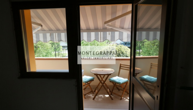 Rif. C-0791

In zona non lontano dal centro del paese, proponiamo porzione di casa bifamiliare di...