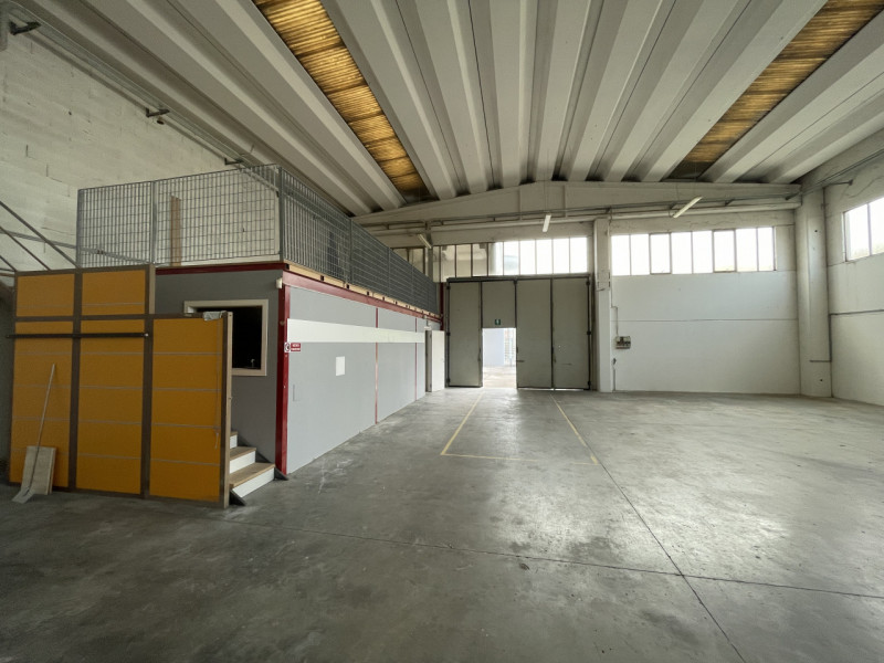 Rubano Affitto Capannone