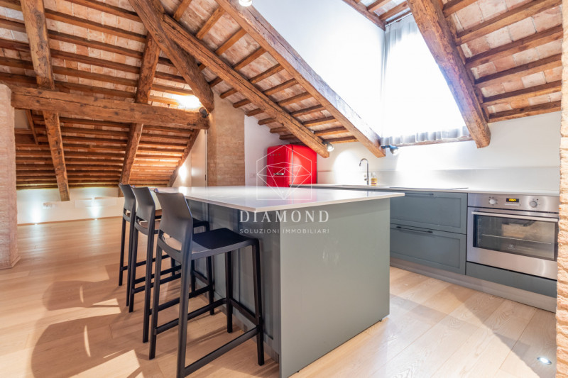 DISPONIBILE DAL 01 APRILE 2026.
Falzè di Trevignano: inserito in un curato e piacevole contesto i...